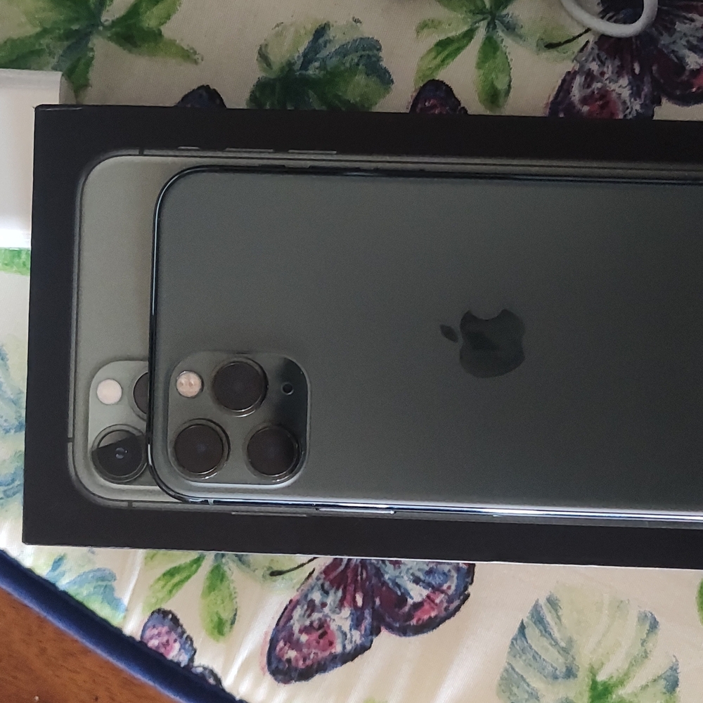 Apple iPhone 11 Pro max  midnight green
